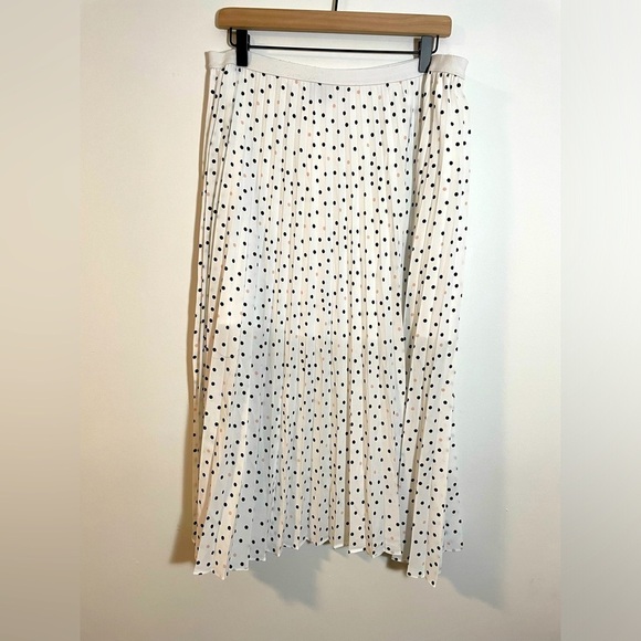 Halogen Dresses & Skirts - Halogen White Pleated Polka Dot Midi Skirt Size 1X Stretch EUC Twee Feminine